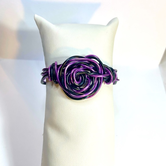 Wire Wrapped Rose Bracelet - Picture 1 of 7